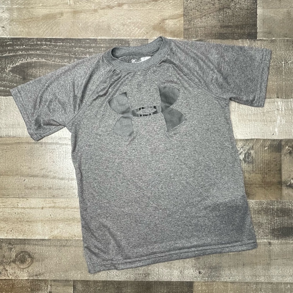 Under Armour Loose T Shirt size Y Small